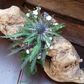fwthumb14 thistle & gyp buttonhole 6.95.jpg